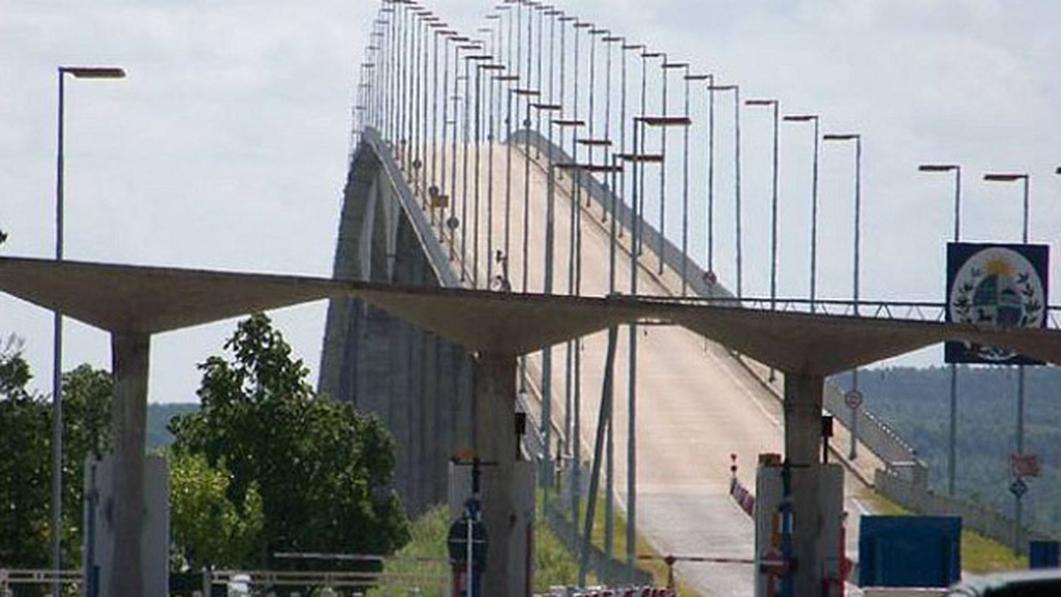 Uruguay construirá una base militar en la cabecera del puente San Martín