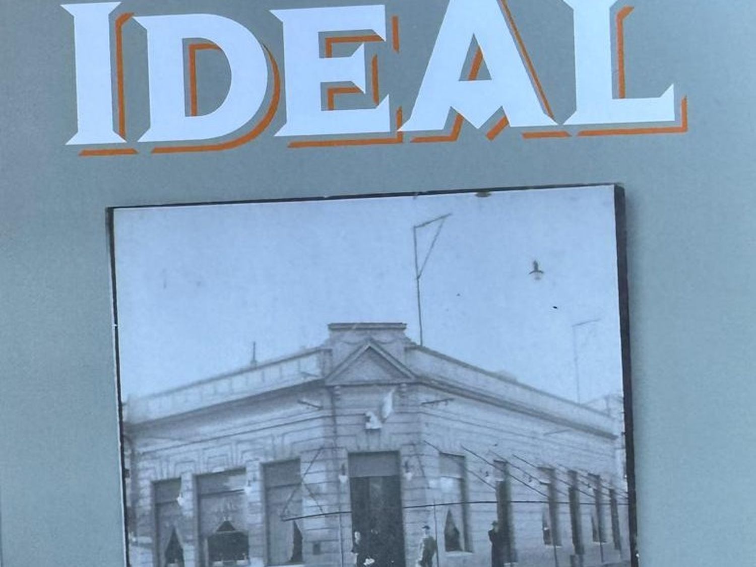 Se presenta el libro “Memorias del Bar Ideal”