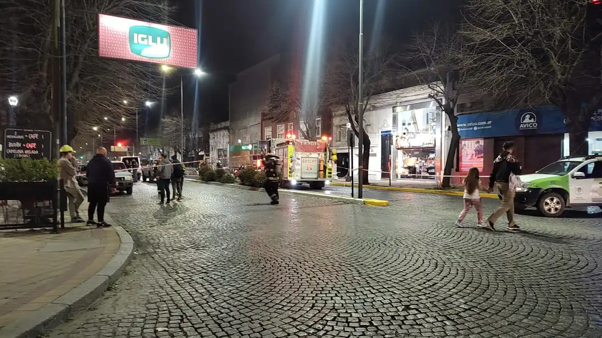 Una pérdida de gas obligó a cortar el tránsito en la avenida Colón.
