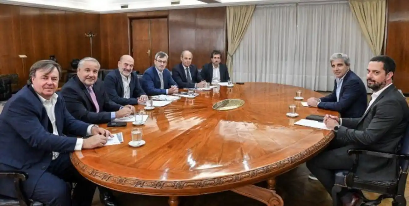 Caputo y la UIA debaten reformas para impulsar la industria.