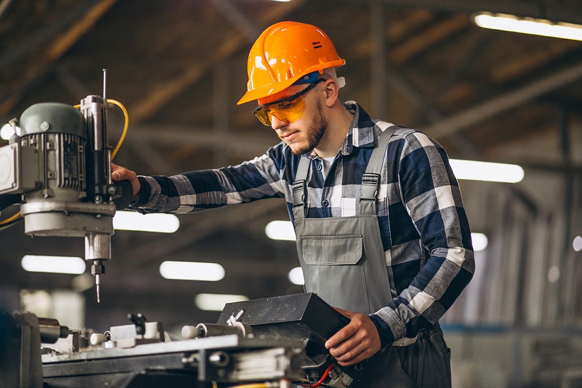 Búsqueda laboral: abren convocatoria para programador de Torno CNC