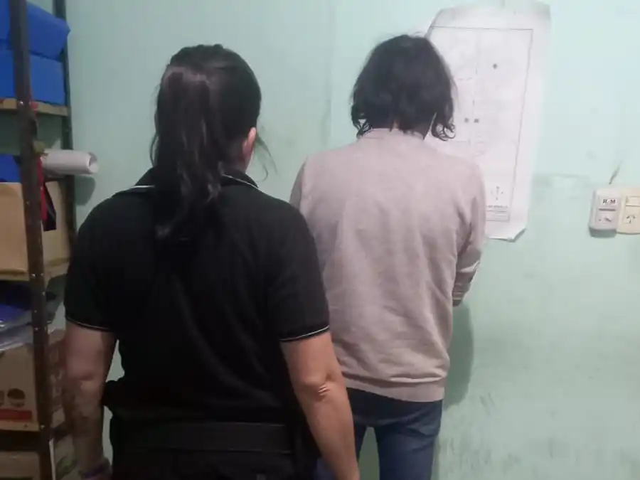 El hombre fue trasladado a la Comisaría y permanecerá detenido.