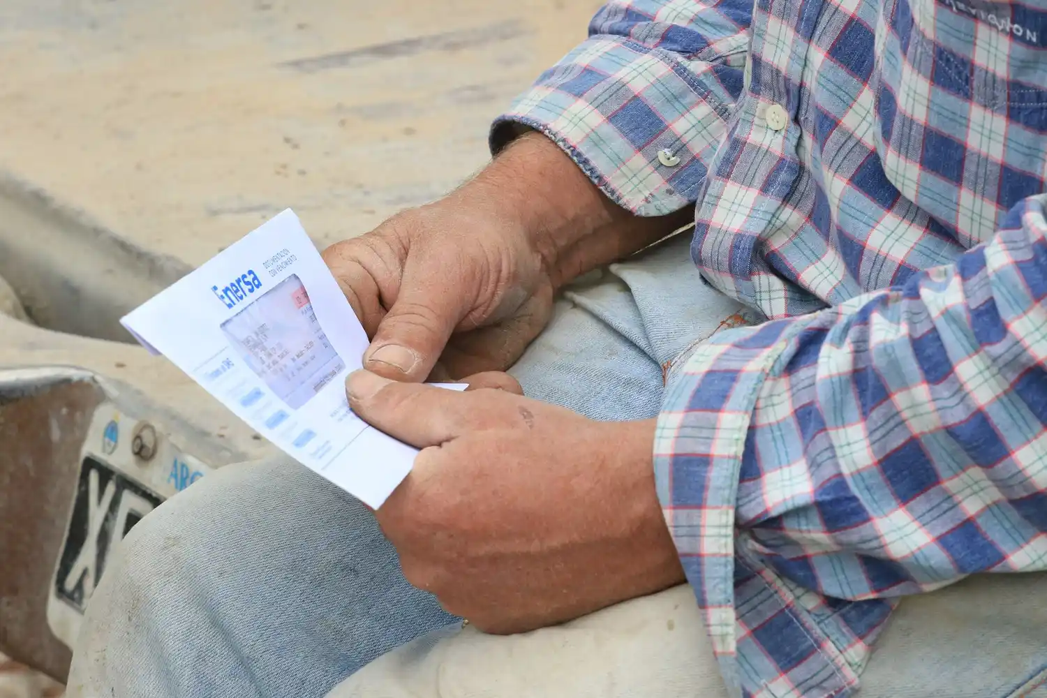 Se vienen las nuevas boletas de luz con aumento: el EPRE aprobó el cuadro tarifario que regirá desde diciembre de 2025