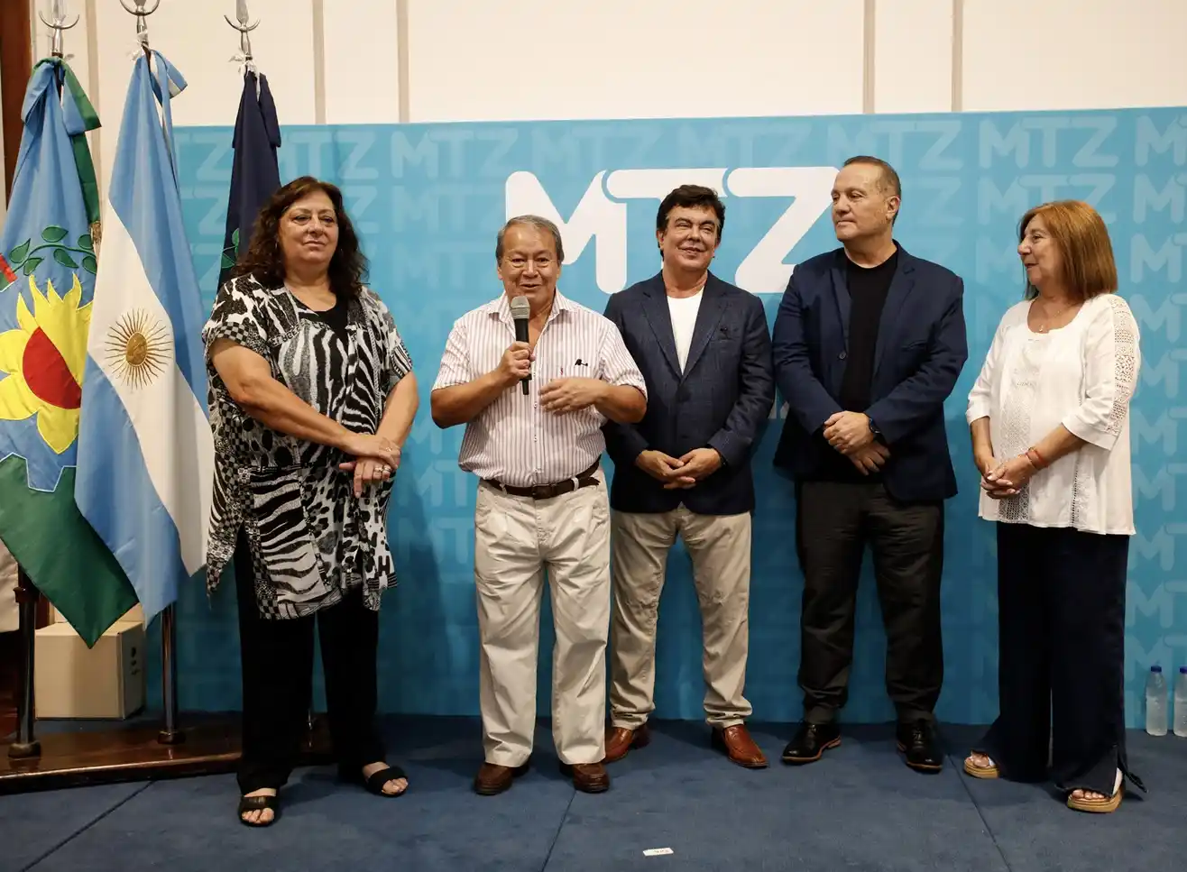 Toty Flores y otros dos ex Cambiemos se sumaron al gabinete de Espinoza