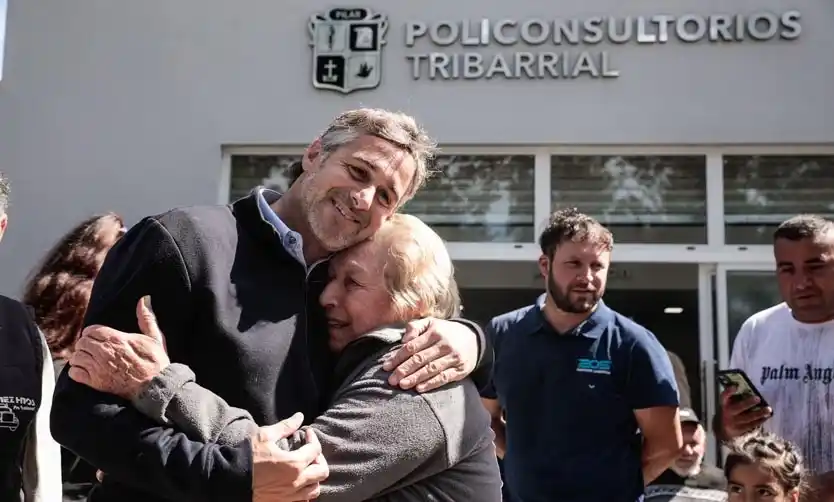 Achával inauguró los nuevos Policonsultorios de Tribarrial