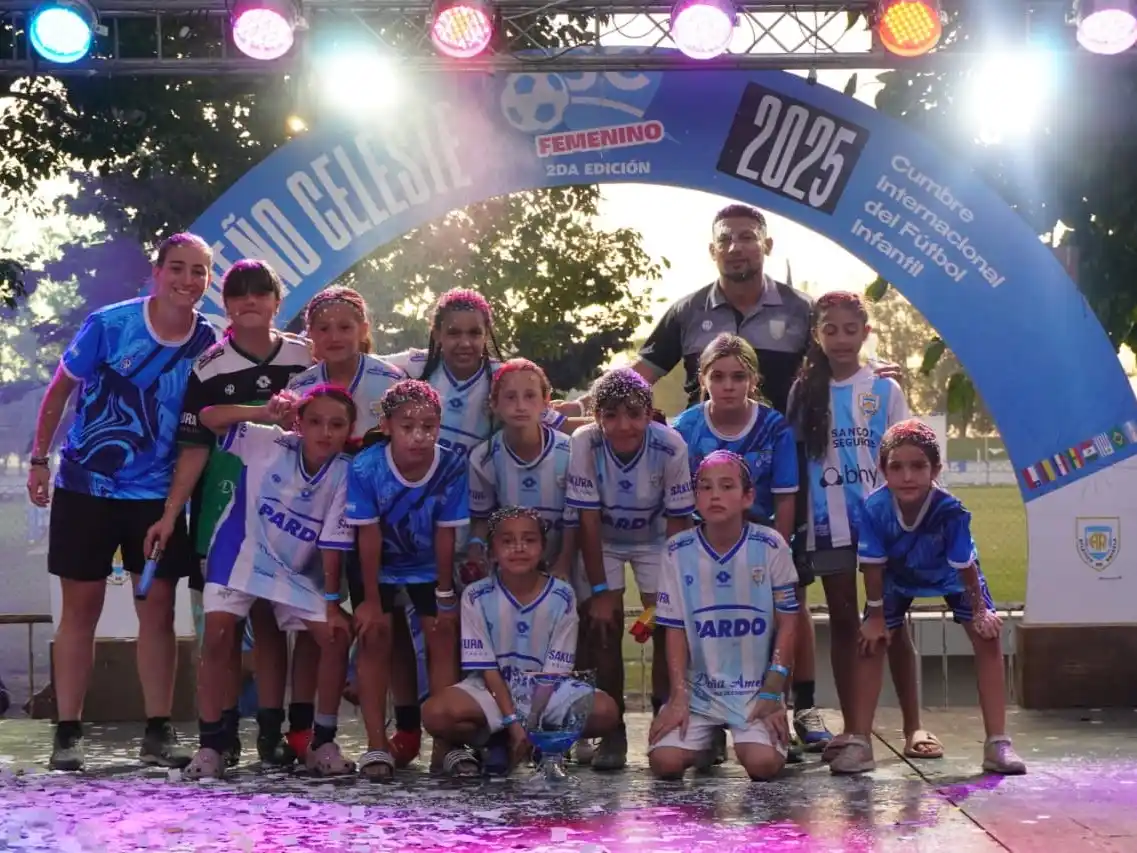 Atlético de Rafaela, campeón de la Copa de Oro en la categoría Sub 10 .Foto Prena AR