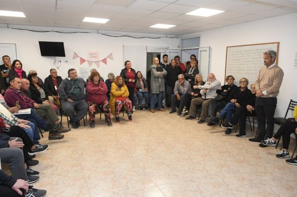 Monte Hermoso: el intendente se reunió con los vecinos de Sauce Grande