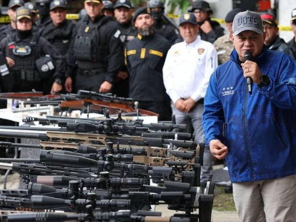 Cabello anuncia la incautación de nuevo arsenal para atentar contra la seguridad del país