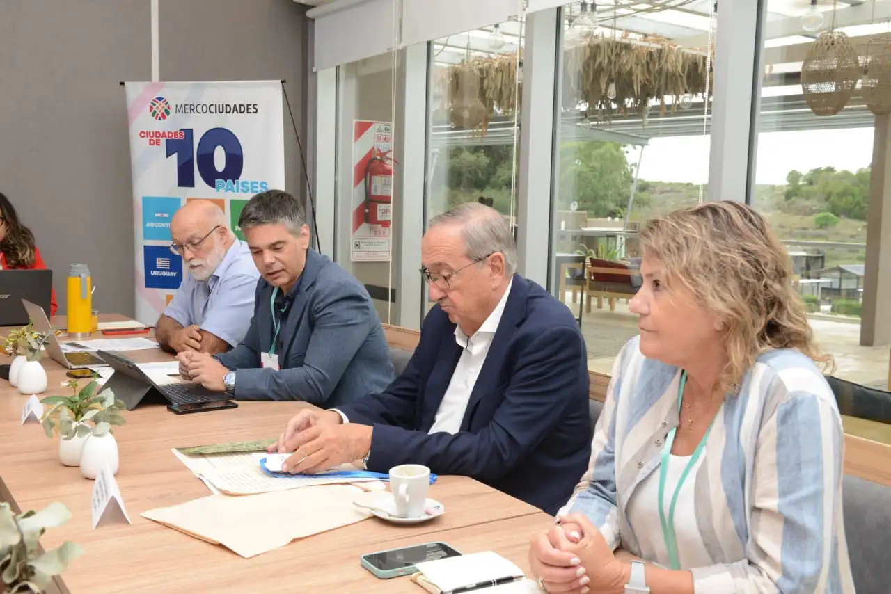 Reunión anual de Mercociudades, con Tandil como sede principal y delegaciones de Latinoamérica.