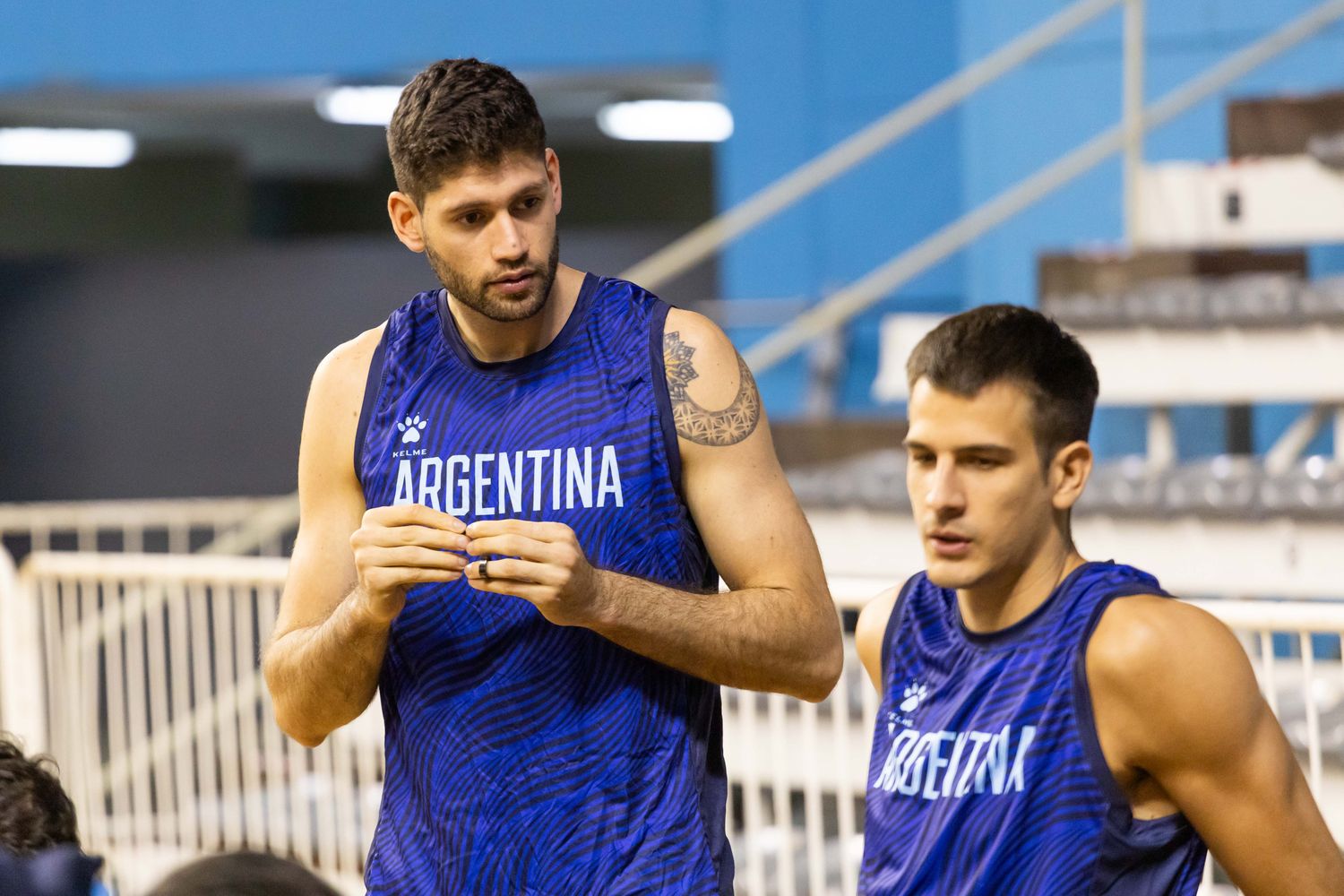 Patricio Garino en el paso de la Selección por Mar del Plata junto a Nicolás Brussino.