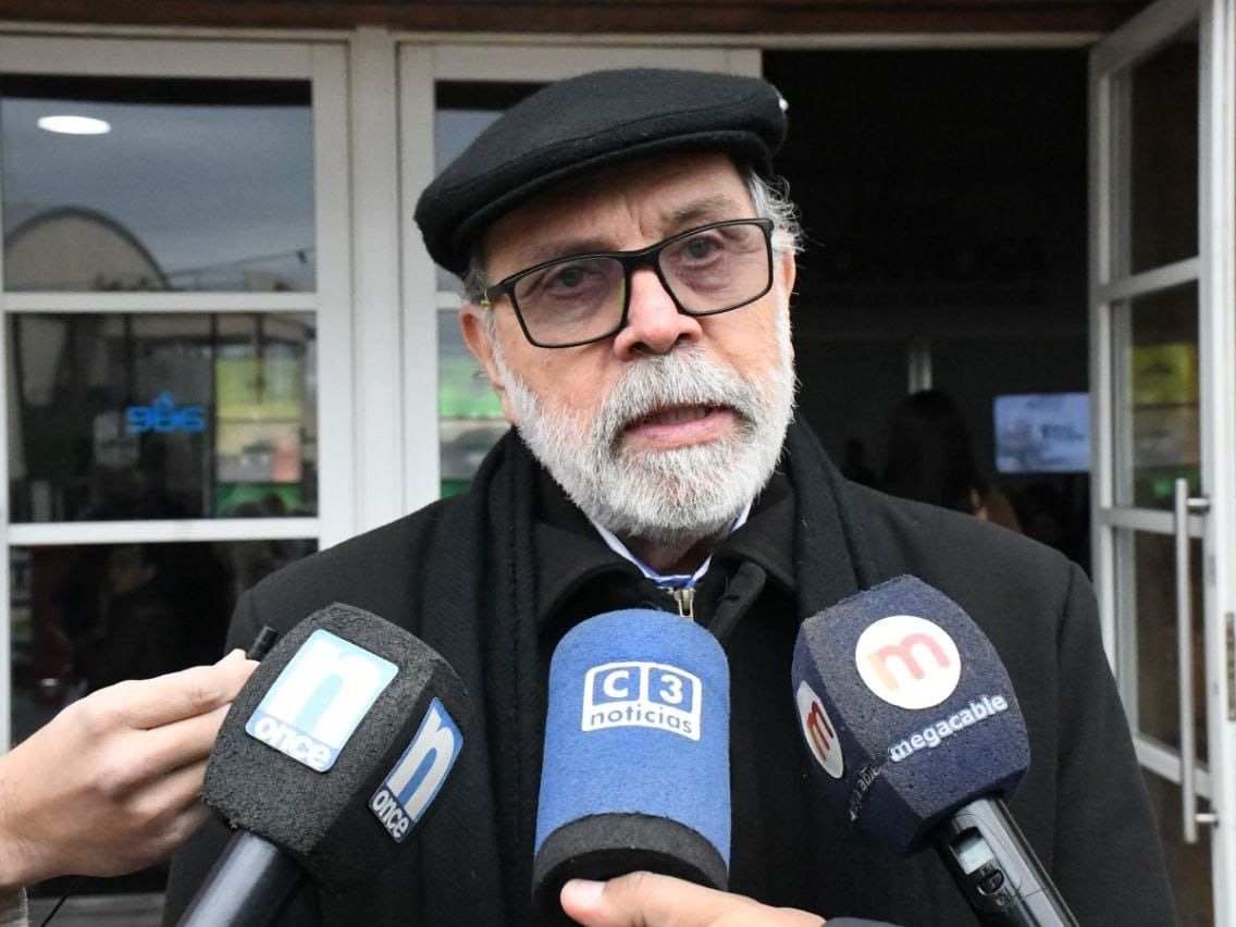 El ministro Ibáñez cuestionó la presentación del Presupuesto Nacional fuera del Congreso
