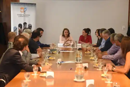 Fein se reunió con dirigentes de una decena de clubes de Rosario