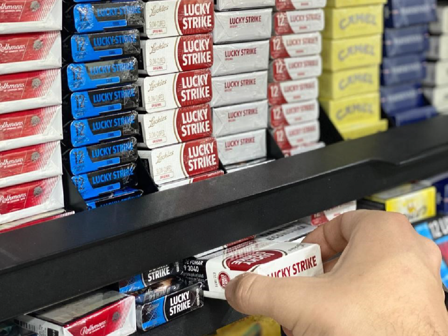 Prohíben usar palabras que hagan "más atractivo" el consumo de tabaco