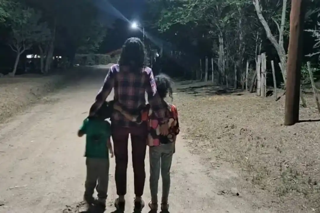 Constanza Taricco y sus hijos