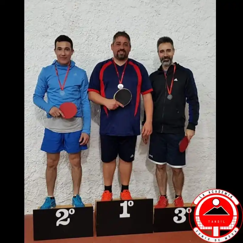  Hubo tenis de mesa en cinco categorías
