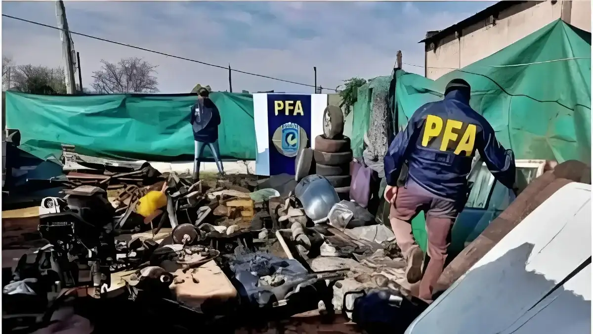 Procesan a jefes policiales y mecánicos por el saqueo de vehículos en el Puesto Caminero Zárate - Brazo Largo