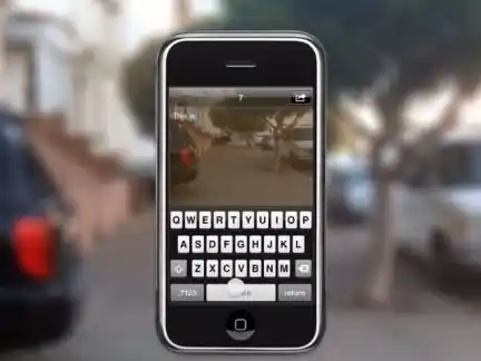 Un celular permitirá ver por donde caminamos mientras mandamos SMS 