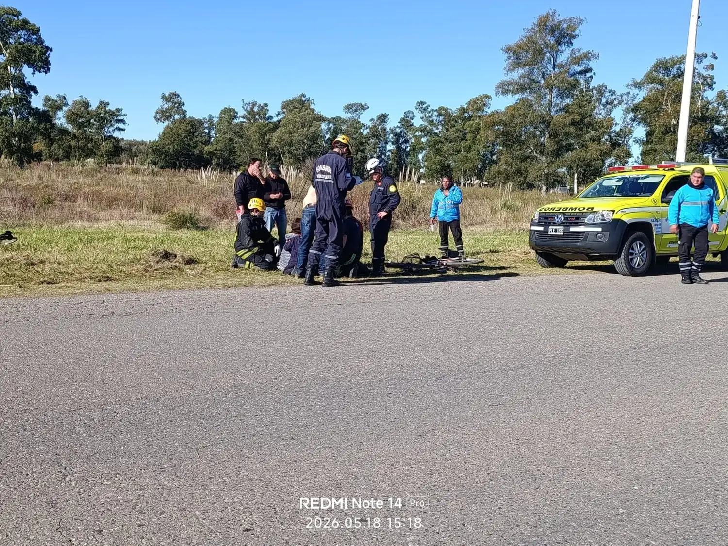 La accidentada fue trasladada al hospital por el SIES mientras Tránsito y Policía investigan el hecho. Foto: BVVT