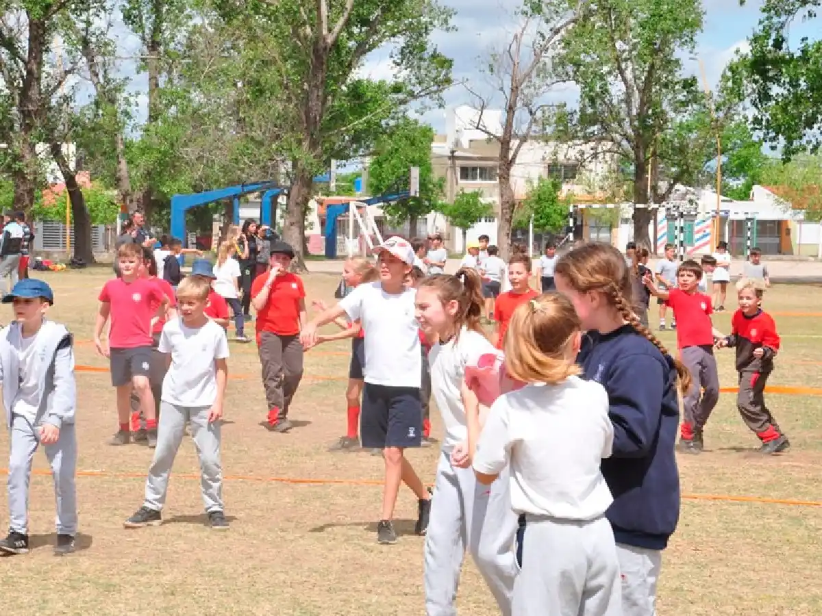   Pasó el "Amijugando Delegado" en el Polideportivo Municipal