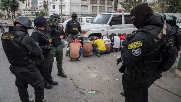 Régimen habría preparado el escenario para que presos de la Dgcim hablen con enviados de Bachelet