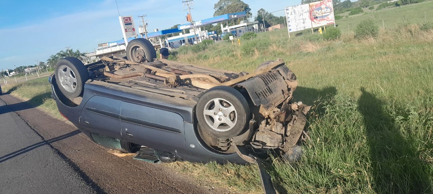 Vuelco en Ruta 14: con lesiones leves, el conductor se salvó de milagro