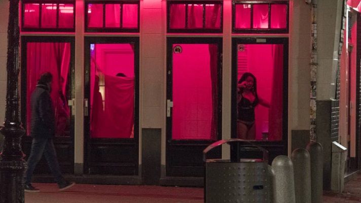 Prostitutas en La Haya exigen retomar sus actividades en medio de la pandemia