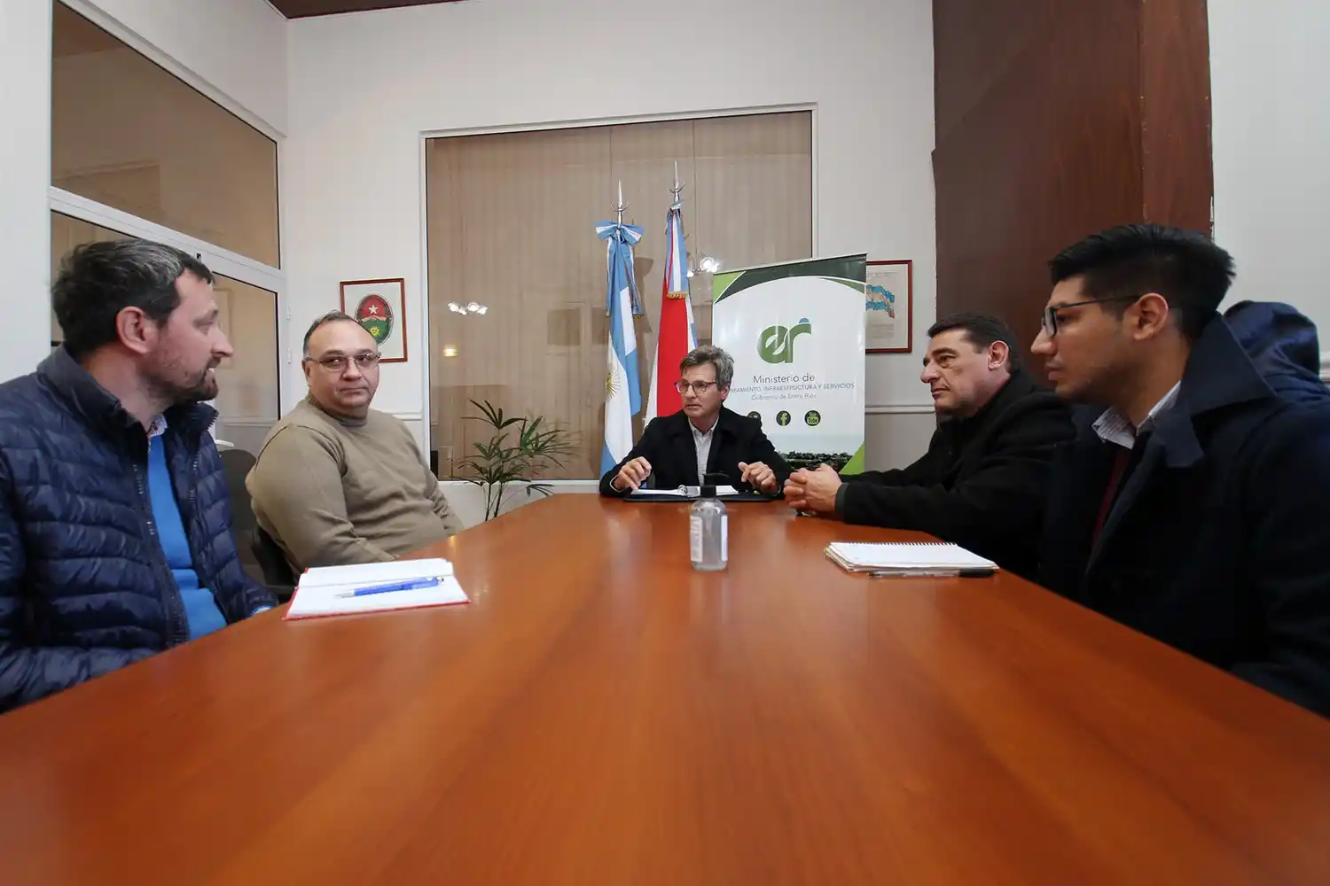 Trabajan para concretar un estudio sobre el transporte urbano de pasajeros del área metropolitana