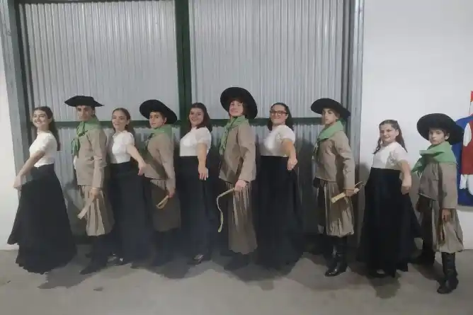 El Ballet Huayna presenta “Yo tengo tantos hermanos” en el teatro Brazzola