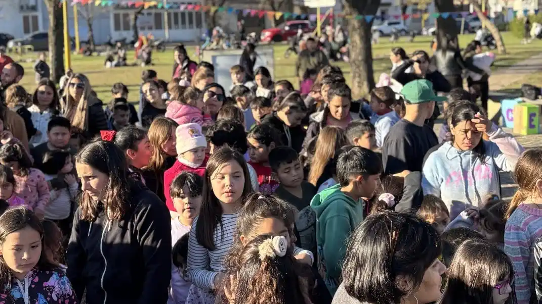 Varios niños se acercaron a la Plaza Sarmiento para participar de las actividades. (Foto: Impulsar Futuro)