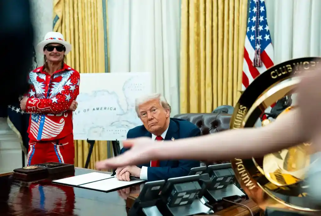 Donald Trump echó a miles de trabajadores de la salud