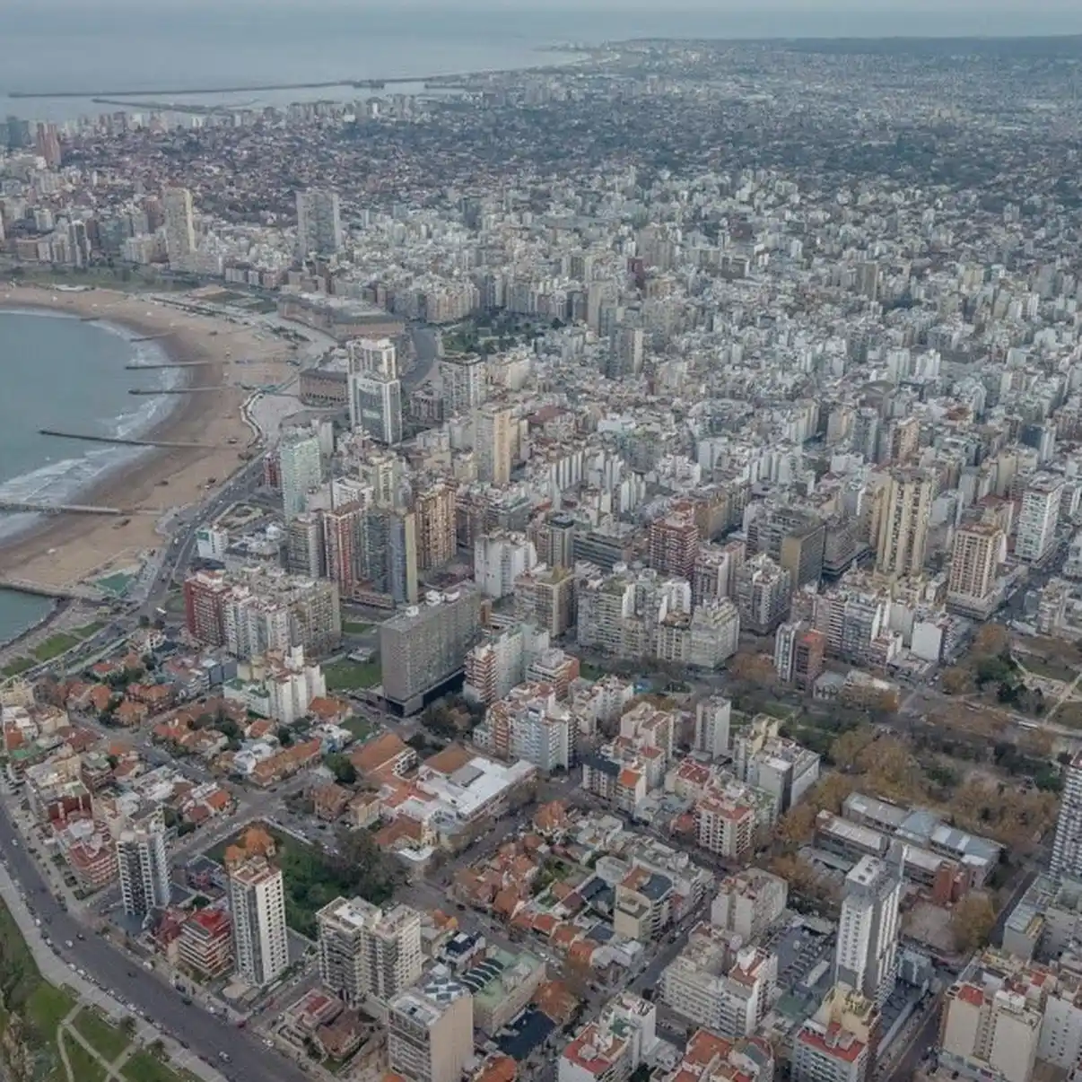 Jueves con lluvias en Mar del Plata: cuándo mejora el tiempo