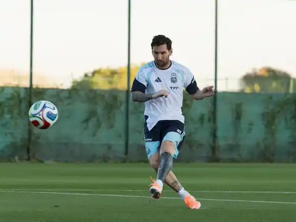 La Selección Argentina inició su preparación en Alicante para el amistoso ante Angola