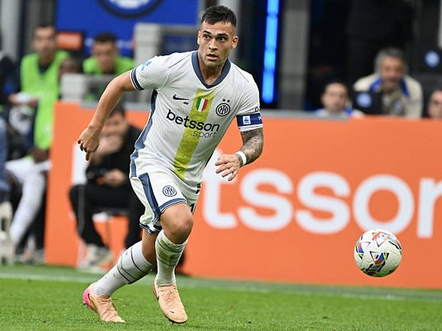 Inter goleó a Cagliari con un gol de Lautaro
