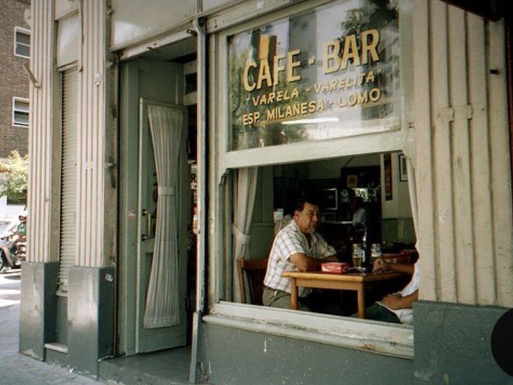 Cafe - Bar Varela Varelita, un clásico porteño.