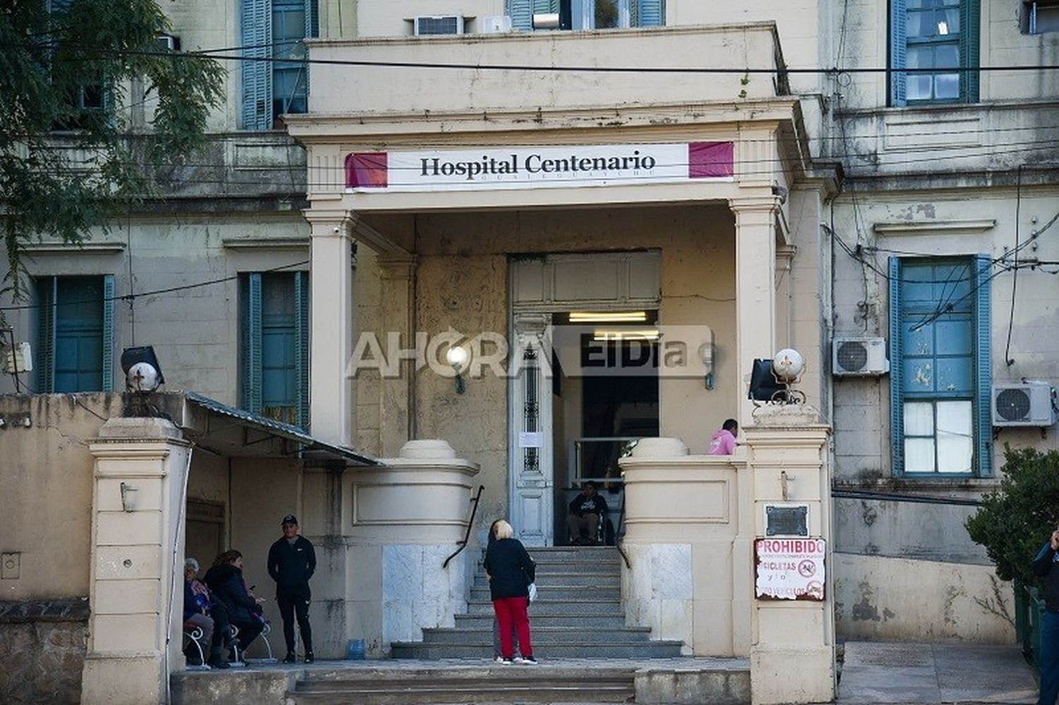 El remisero baleado pelea por su vida en el Hospital Centenario: su estado de salud