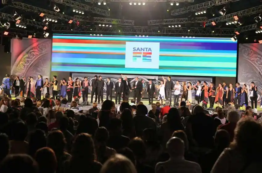 La noche de Santa Fe, el amor por Soledad y el fervor por Jorge Rojas