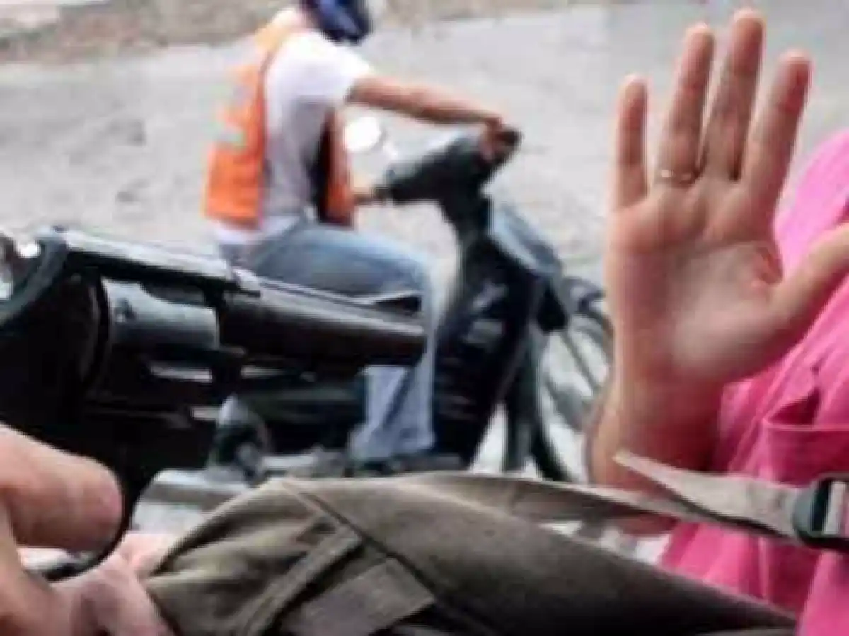 Una mujer fue víctima de “morochorros” armados con pistola y navaja 