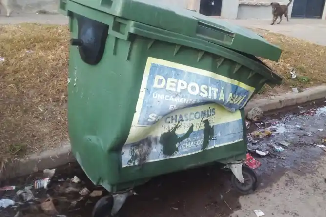 Cenizas en contenedores: crecen los incendios en Chascomús y reavivan el debate entre vecinos