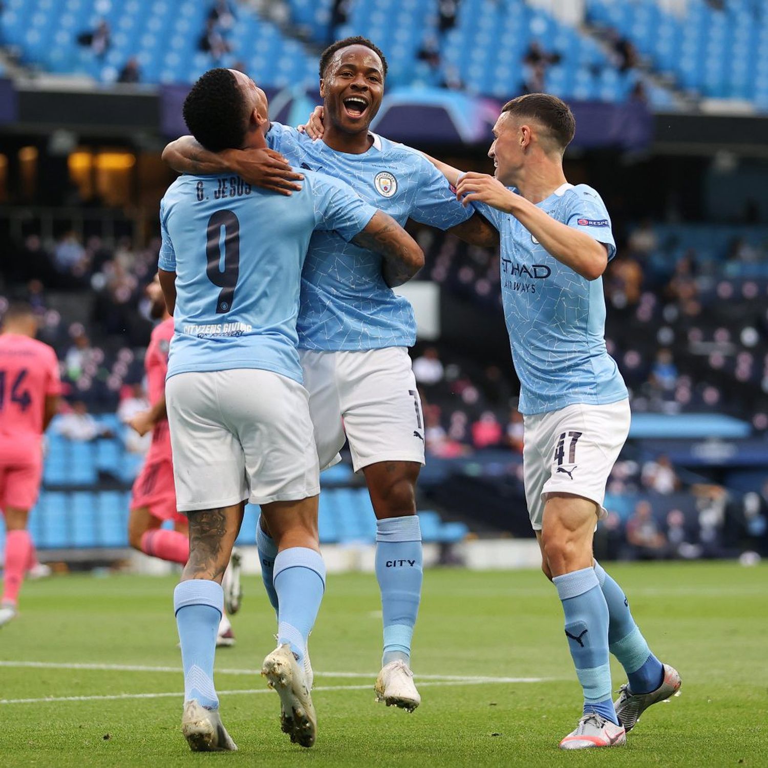 Manchester City y Lyon están en cuartos de final