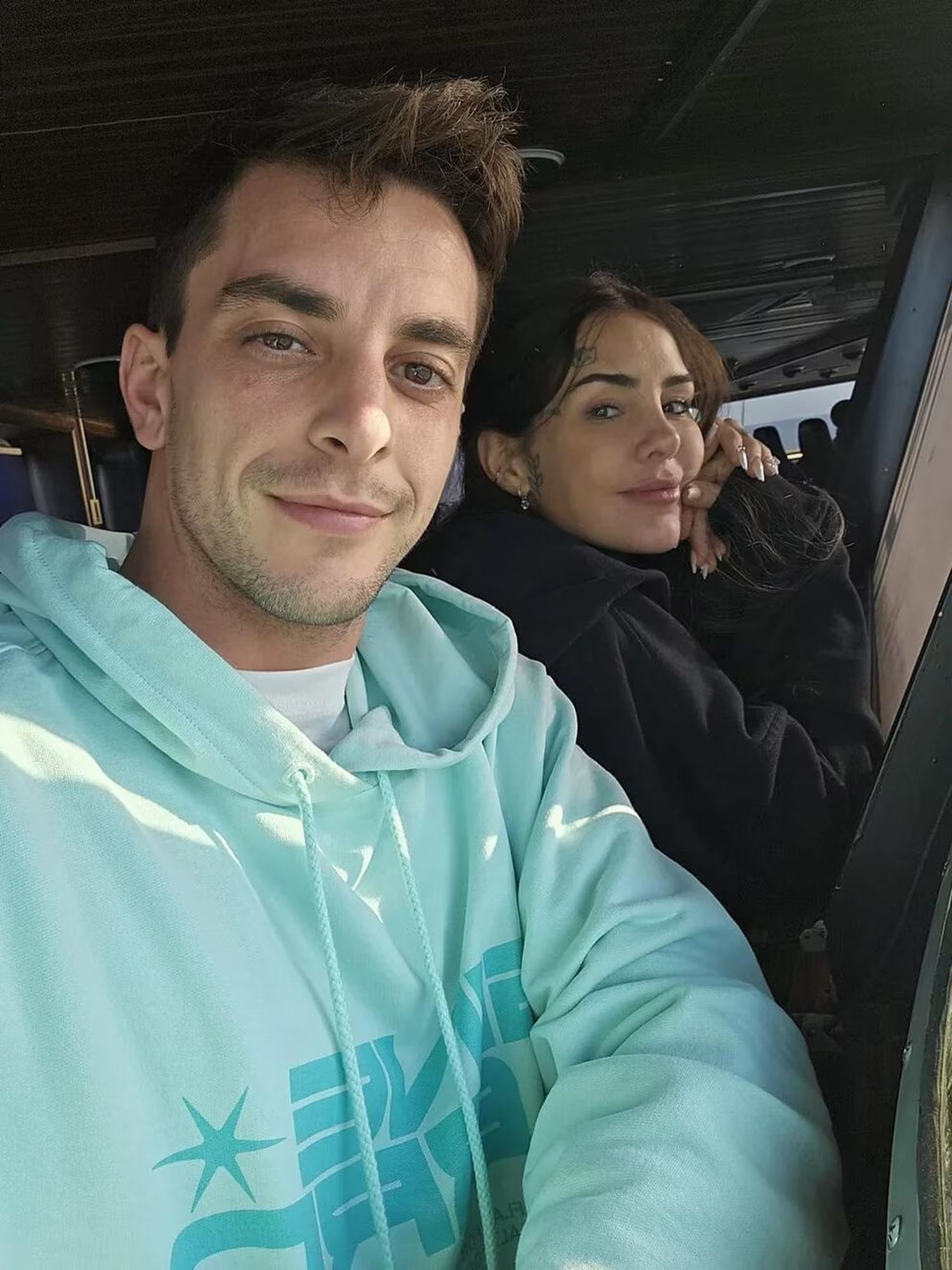 Cande Tinelli y Santiago Urrutia en una de las primeras imágenes juntos