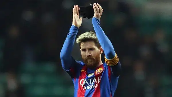 Messi llegó a 100 goles internacionales con Barcelona y lo metió en octavos