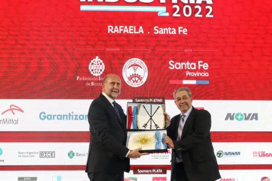 Perotti participó en Rafaela de la celebración por el Día de la Industria