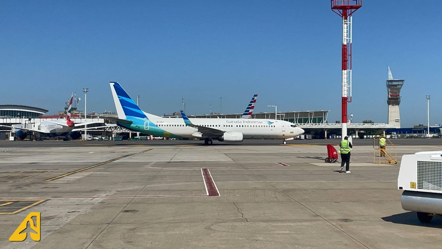 Llegó al aeropuerto de Ezeiza el nuevo Boeing 737-800 de Flybondi (LV-KHO)