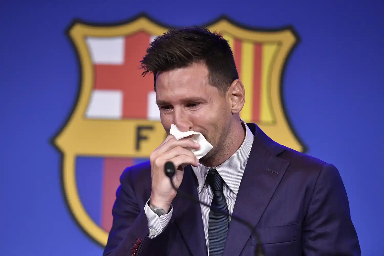 Messi se despidió de Barcelona con "mucha tristeza"