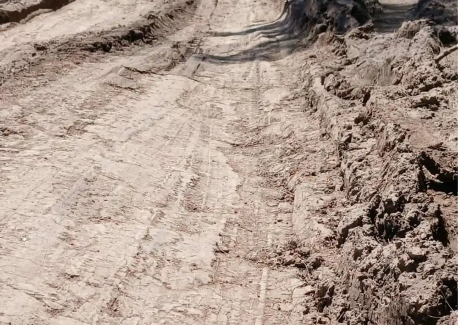 Quejas de vecinos por el estado del camino de Murano