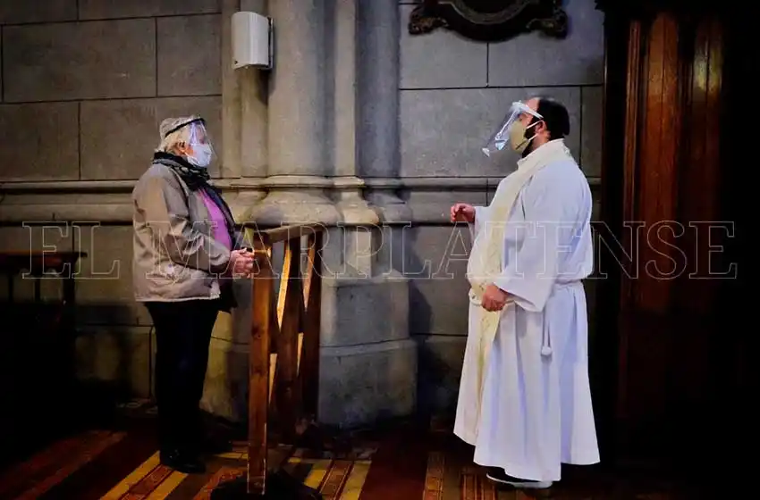 Nuevos casos de coronavirus en la Iglesia: el cura párroco de la Catedral dio positivo