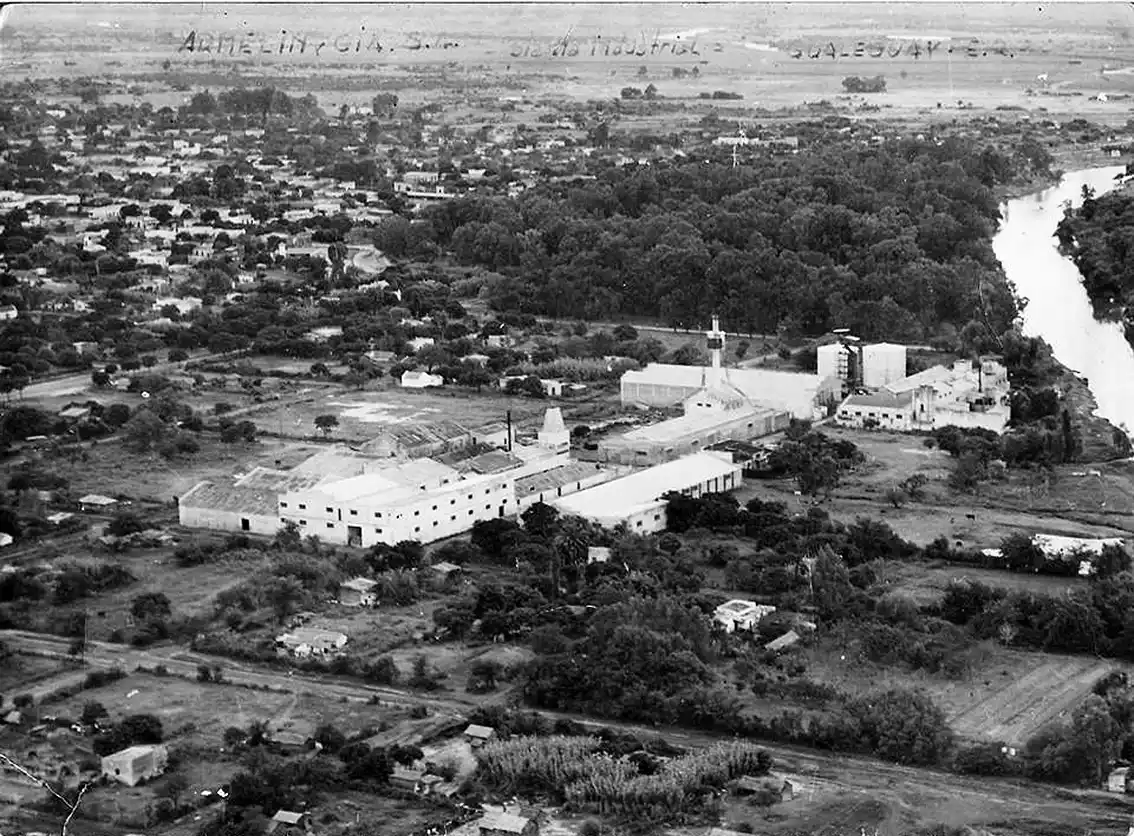 Foto del parque industrial, que tuvo Gualeguay, en los años 60, Barrio Molino, esta foto fue encontrada en el año 1992.
