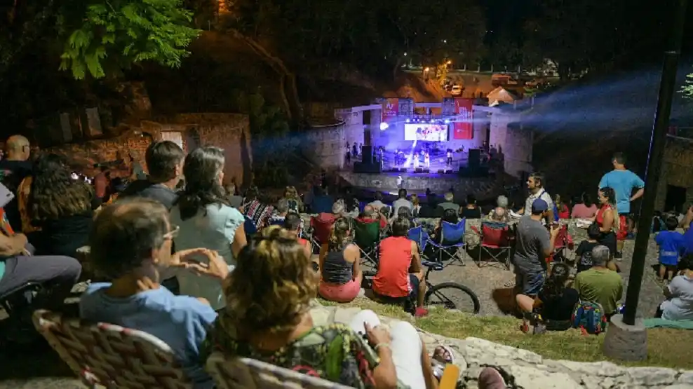 El sábado continúa Música en el Anfiteatro con Rock Indie