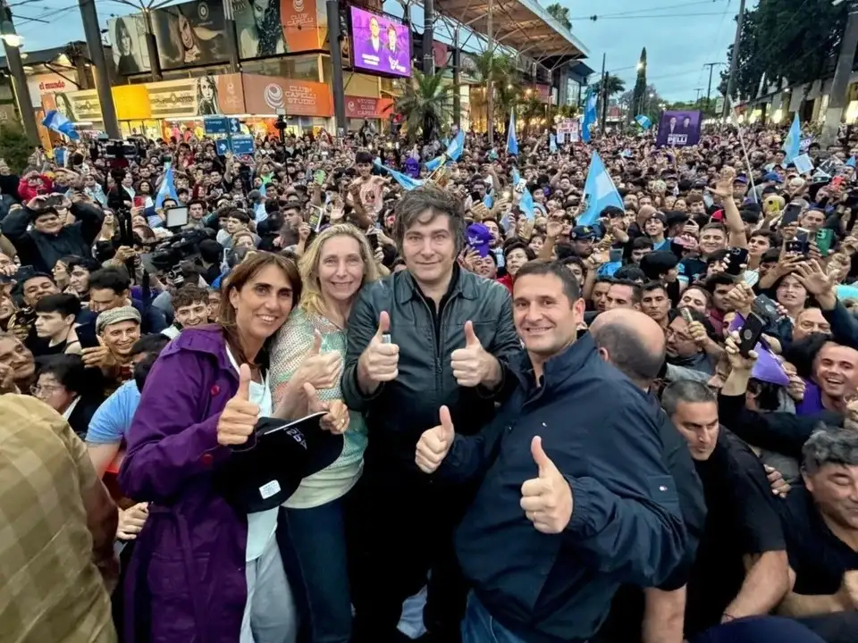 Javier Milei encabezó el acto de anoche en Córdoba.