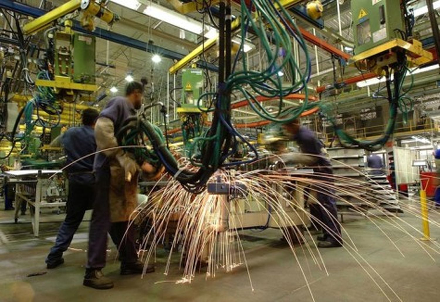 Se derrumbó la producción de autos